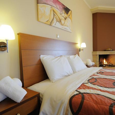 Faros Luxury Suites Marathópolis Esterno foto