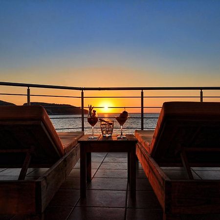 Faros Luxury Suites Marathópolis Esterno foto