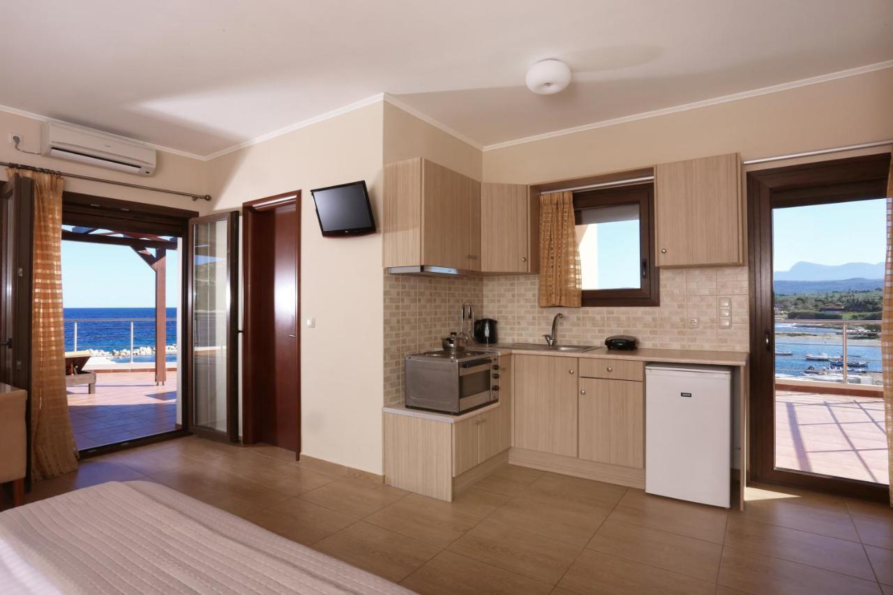 Faros Luxury Suites Marathópolis Esterno foto