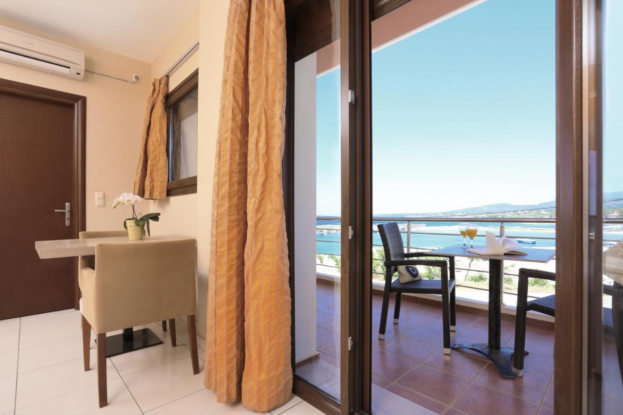 Faros Luxury Suites Marathópolis Esterno foto