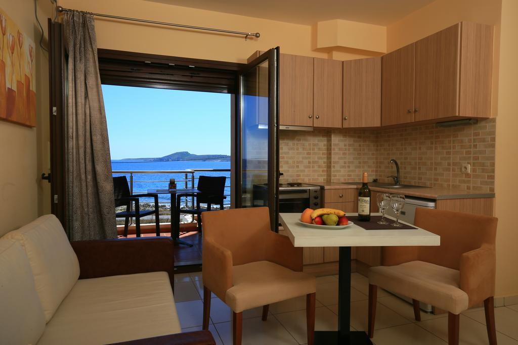 Faros Luxury Suites Marathópolis Esterno foto