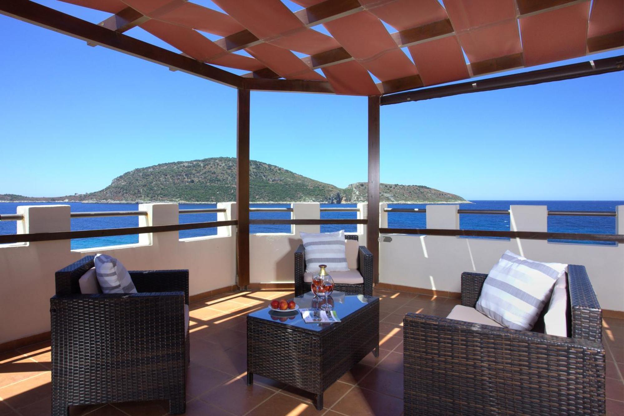Faros Luxury Suites Marathópolis Esterno foto