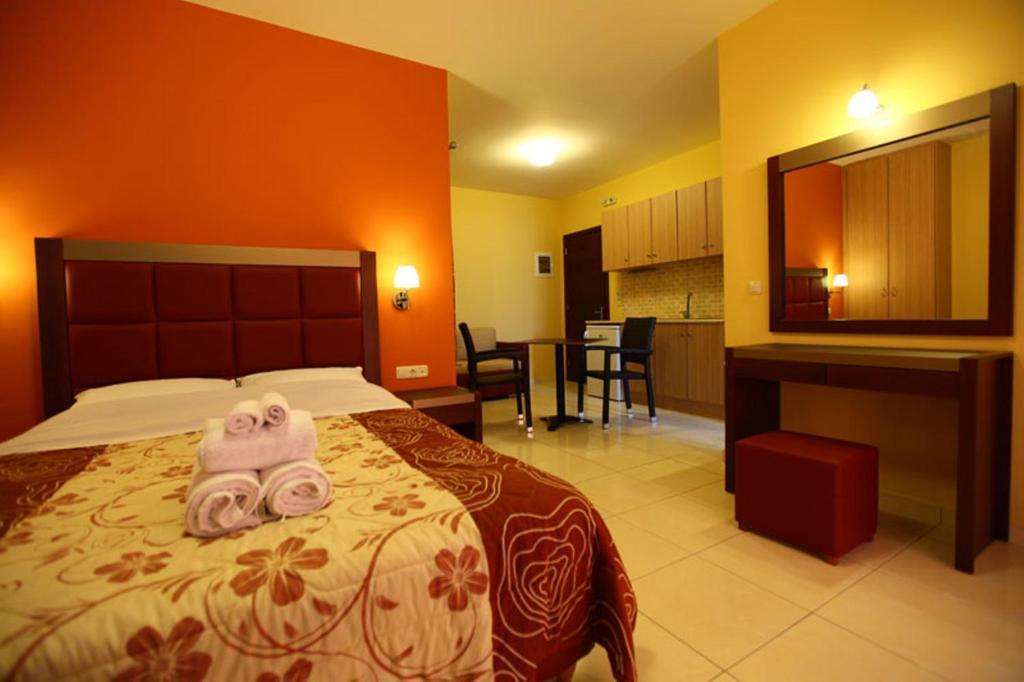 Faros Luxury Suites Marathópolis Camera foto