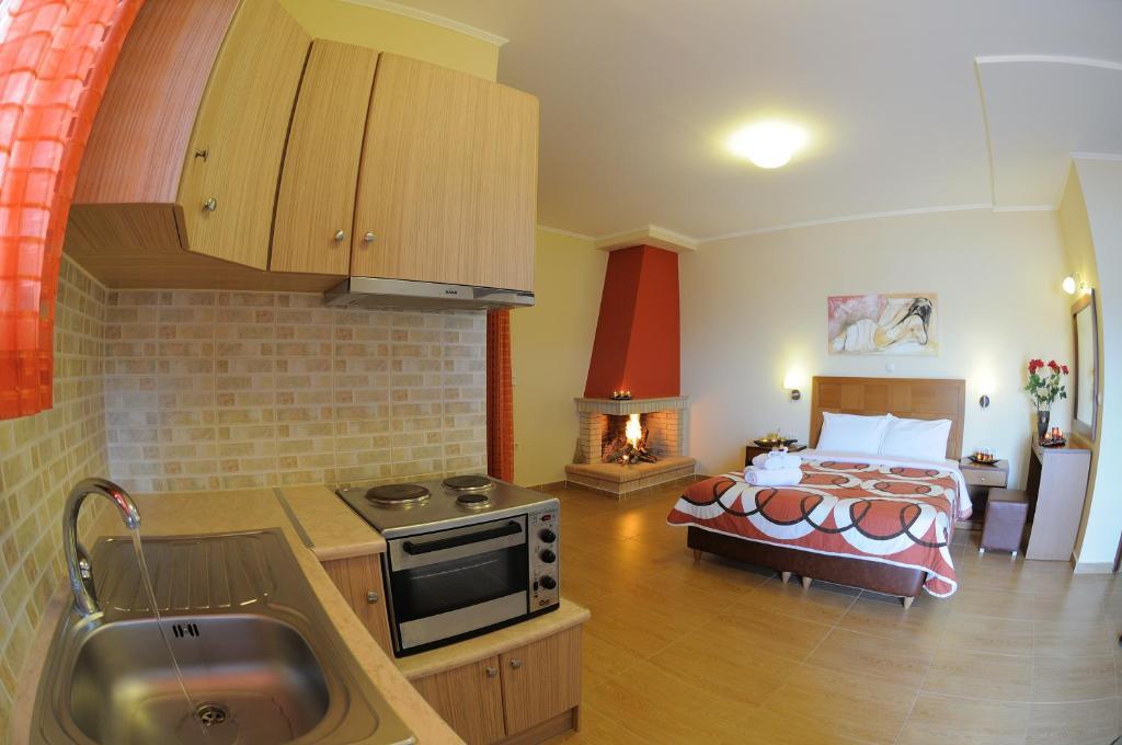 Faros Luxury Suites Marathópolis Camera foto