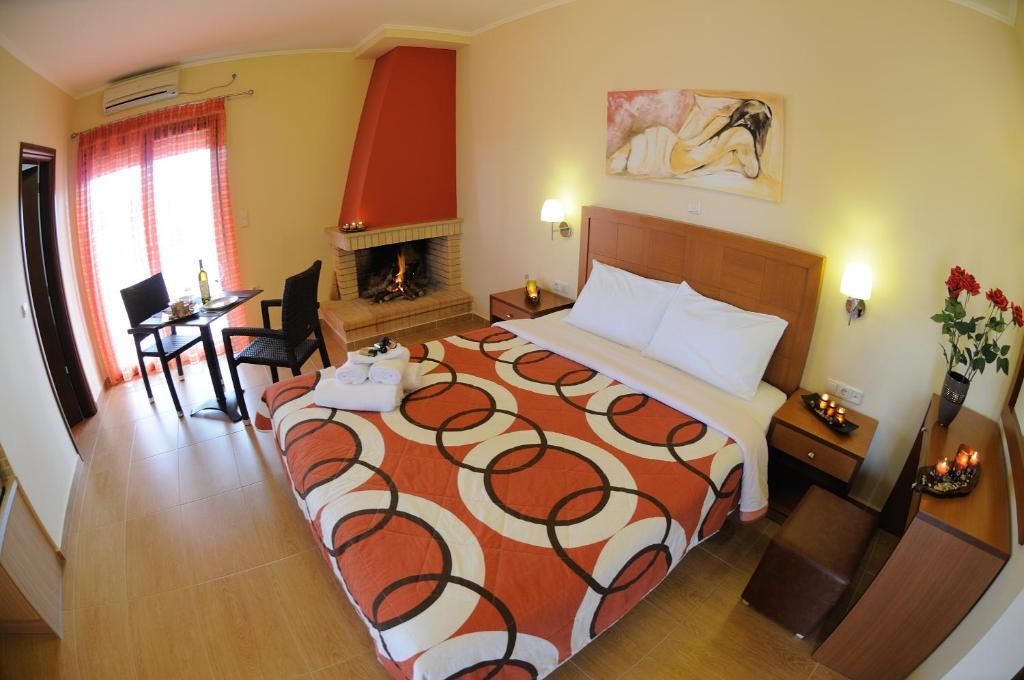 Faros Luxury Suites Marathópolis Esterno foto