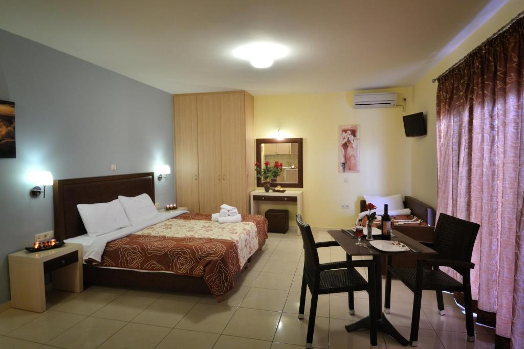 Faros Luxury Suites Marathópolis Esterno foto