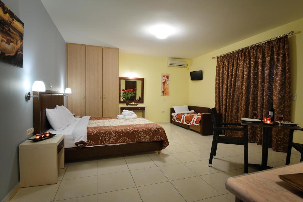 Faros Luxury Suites Marathópolis Camera foto