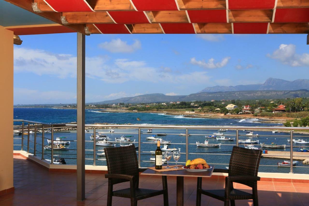 Faros Luxury Suites Marathópolis Esterno foto